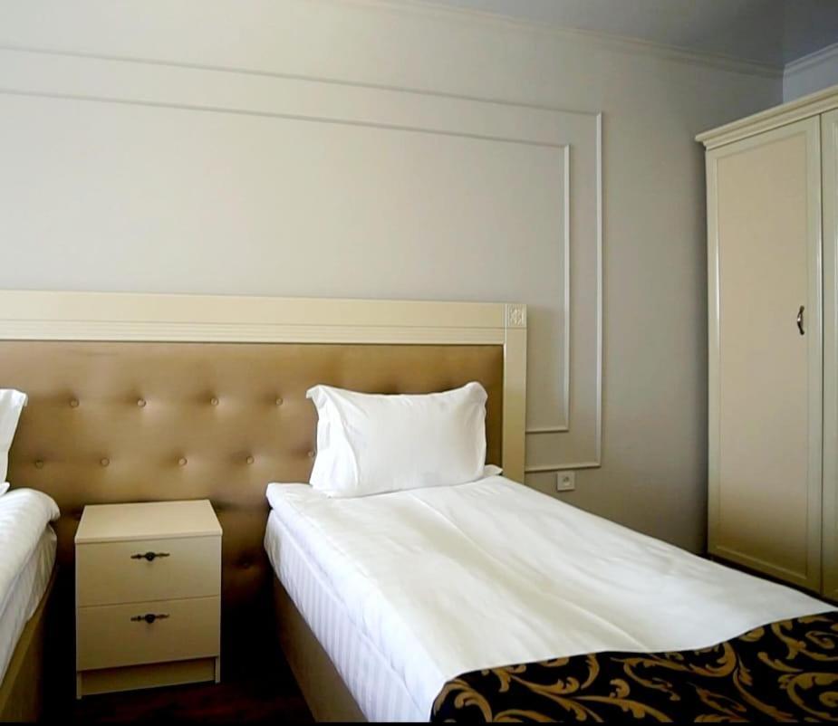 Gold Boutique Hotel Almaty Exterior photo