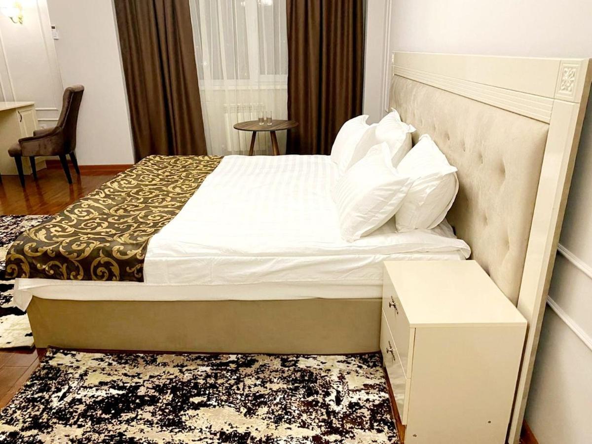 Gold Boutique Hotel Almaty Exterior photo