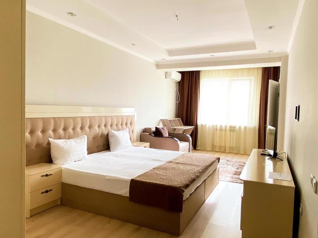 Gold Boutique Hotel Almaty Exterior photo