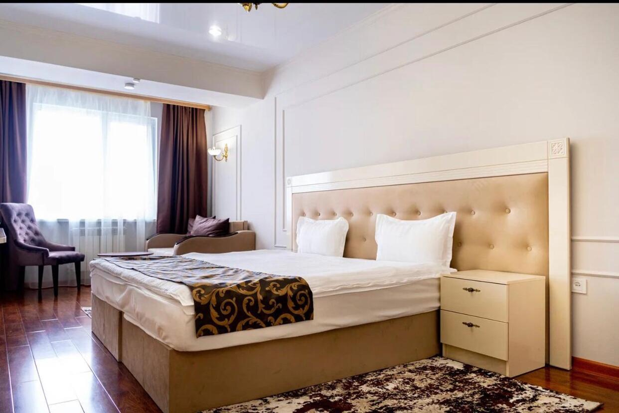 Gold Boutique Hotel Almaty Exterior photo